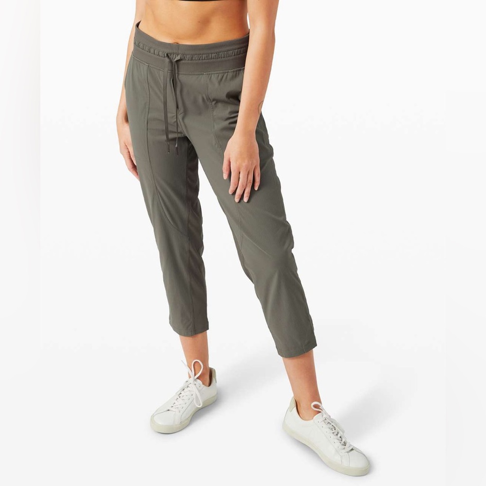 lululemon athletica Dance Studio Mid-Rise Cropped Pant 12-14 XL Green orig $88